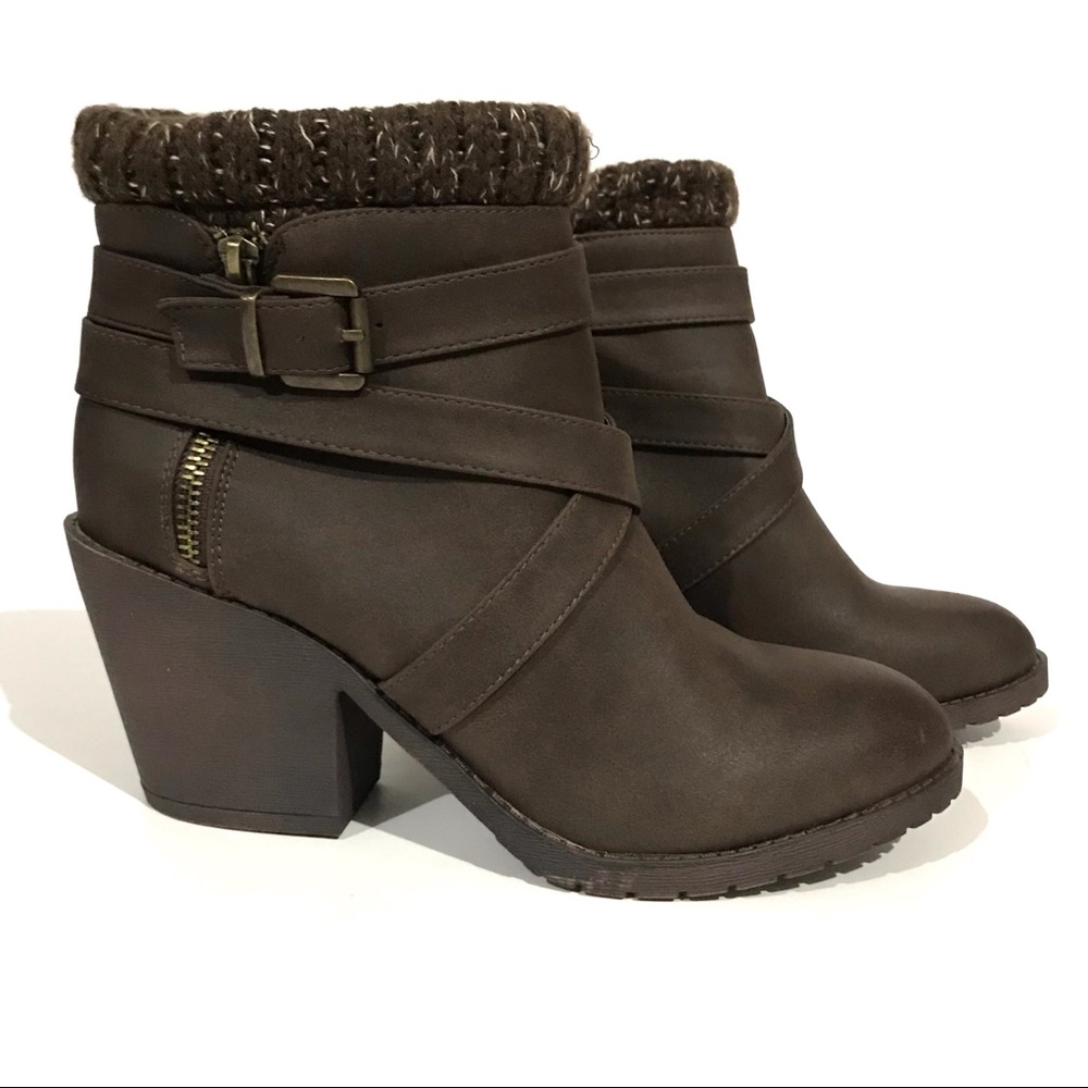 NWT Strappy Sweater Cuff Chunky Heel Ankle Boots - Picture 6 of 16